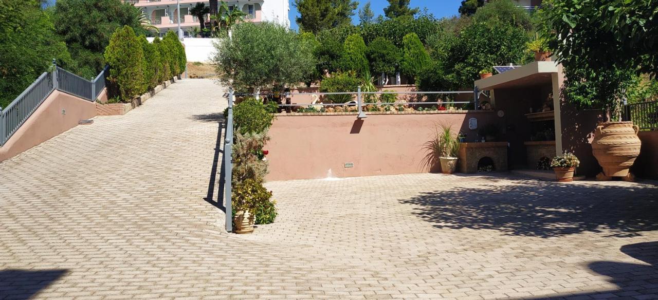Onira Boutique Hotel Tolo Exterior photo