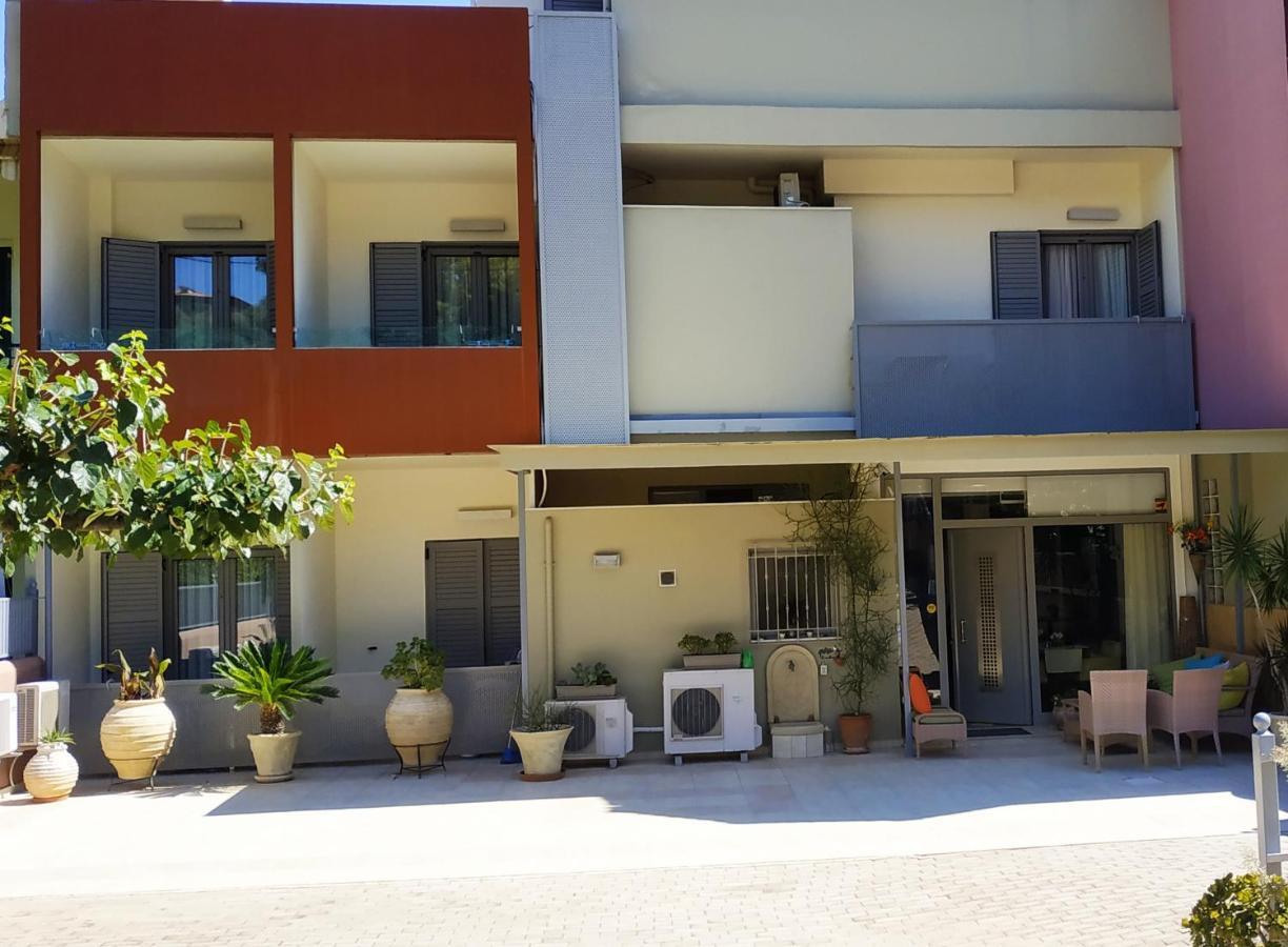 Onira Boutique Hotel Tolo Exterior photo