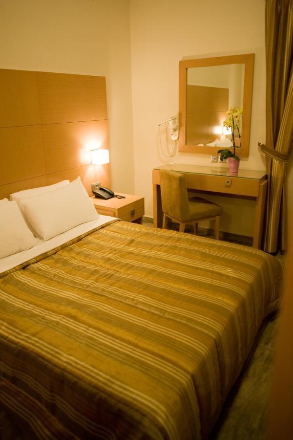 Onira Boutique Hotel Tolo Exterior photo